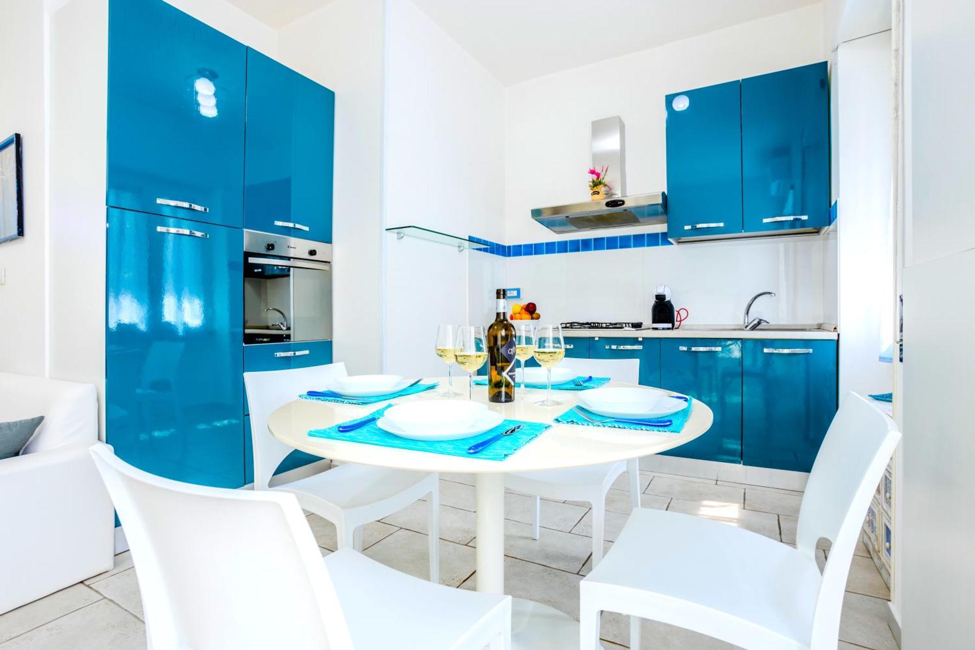 Hostly - Vittoria House - Near The Center With Private Parking Apartment Naples Exterior photo